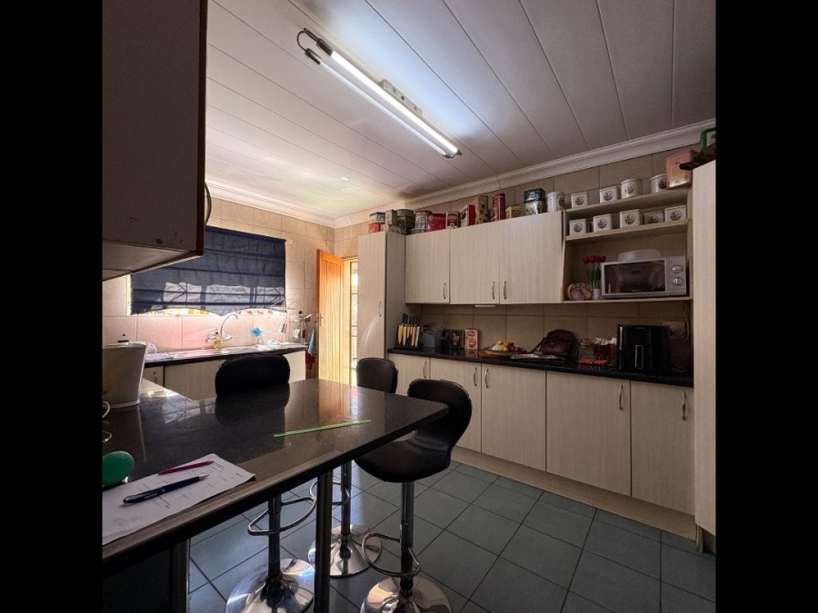 4 Bedroom Property for Sale in Wilkoppies North West